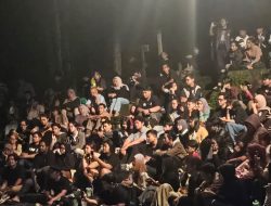 META TEATER DI ATAS PANGGUNG DRAMA DALAM DRAMA